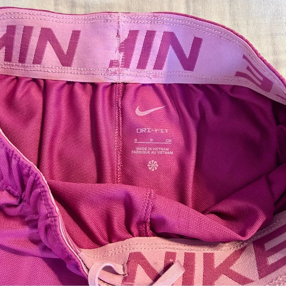 Nike Women’s Fuchsia Dri-Fit Shorts Sz S